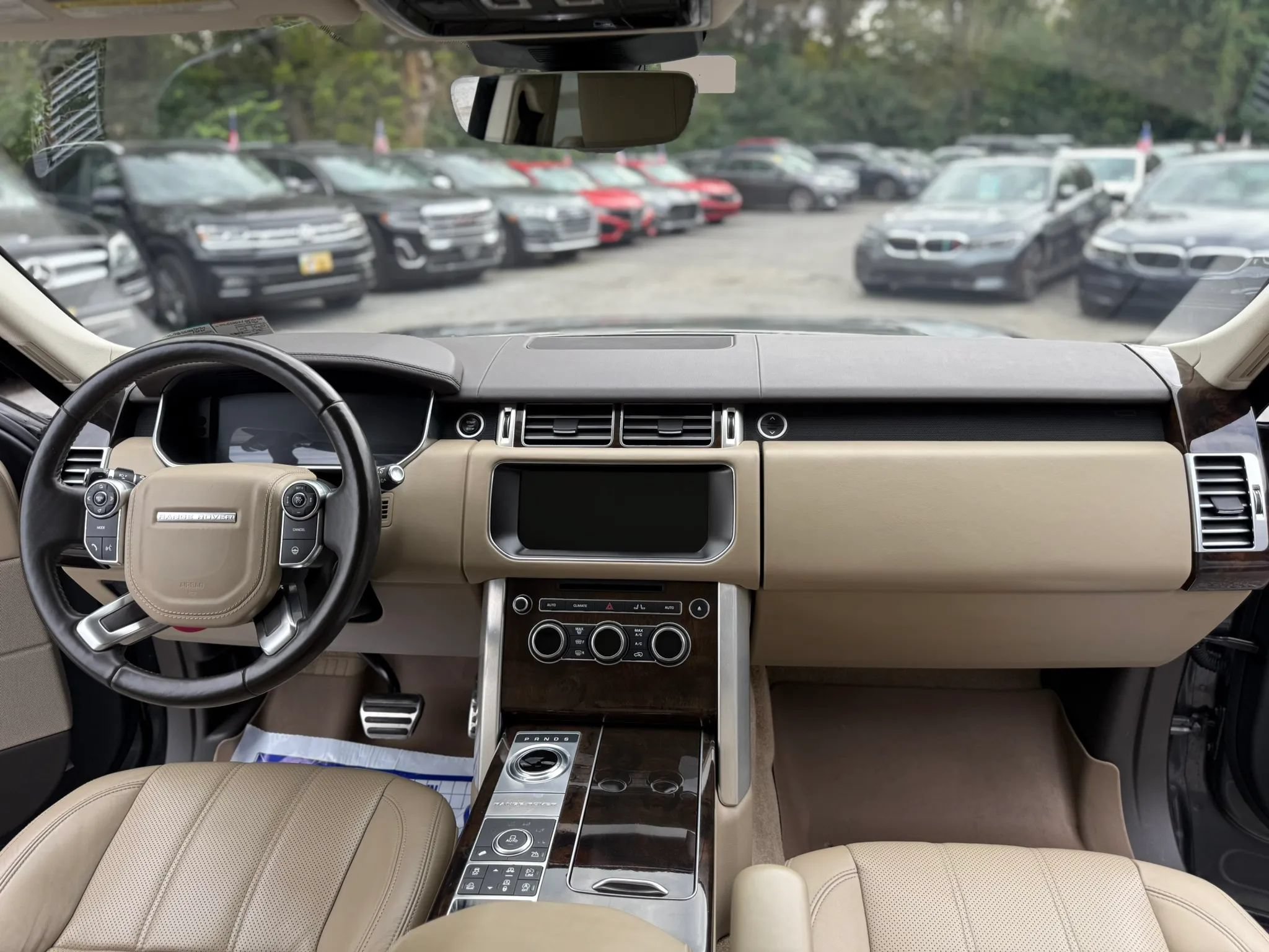 Used 2017 Land Rover Range Rover Supercharged AWD/4WD image 18