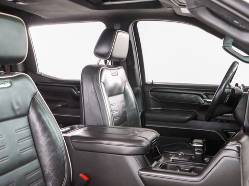 Used 2023 GMC Sierra 1500 AT4X image 32