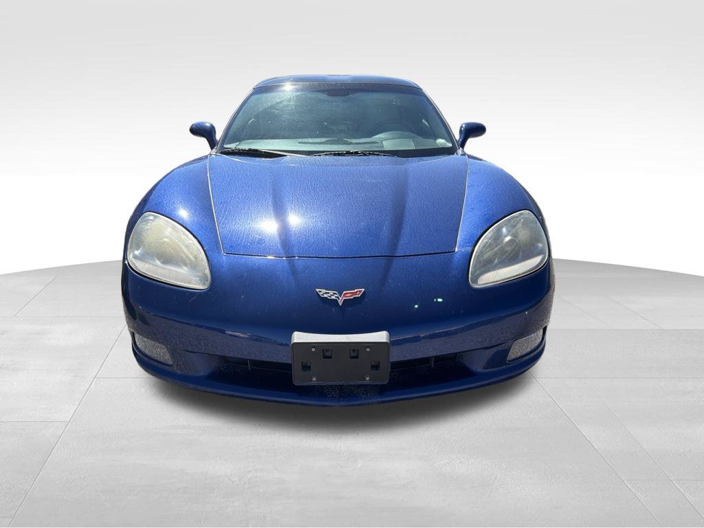 Used 2005 Chevrolet Corvette Coupe w/ Preferred Equipment Group RWD image 2