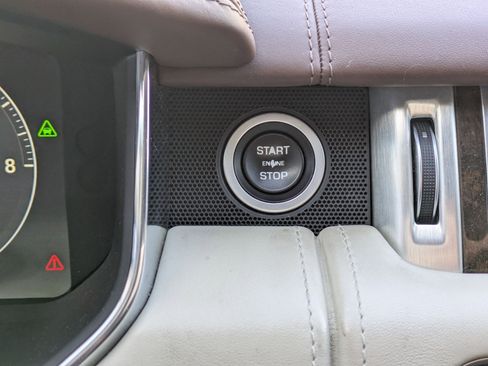 Used 2017 Land Rover Range Rover Autobiography image 19