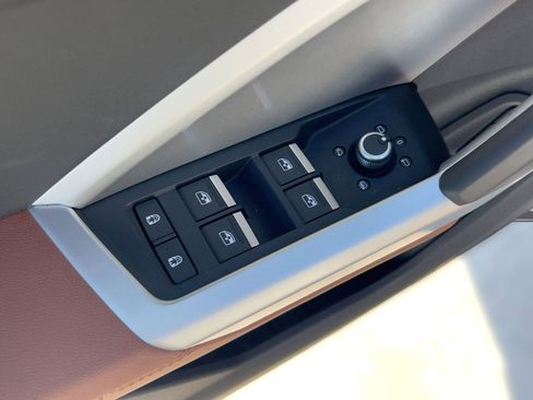 Certified 2025 Audi Q3 2.0T Premium w/ Convenience Package image 21