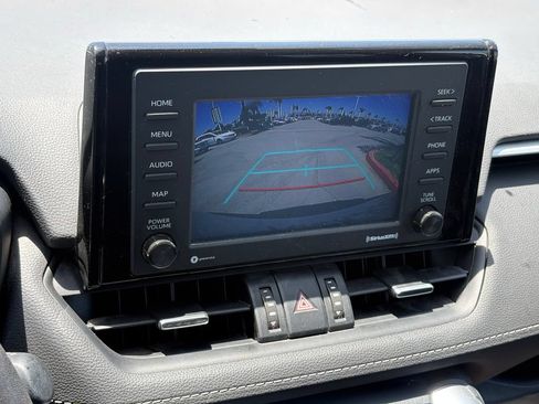 Used 2022 Toyota RAV4 XLE Premium AWD/4WD image 10