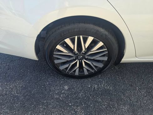 Used 2024 Nissan Altima 2.5 SV FWD image 35
