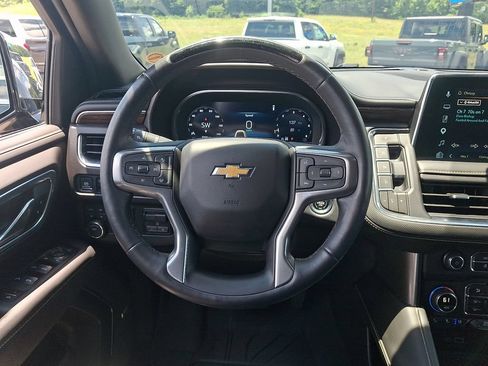 Used 2023 Chevrolet Tahoe Premier w/ Advanced Technology Package AWD/4WD image 19