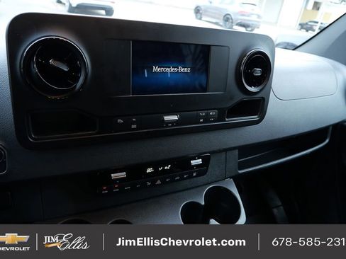 Used 2024 Mercedes-Benz Sprinter 2500 image 13