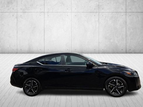 Used 2024 Nissan Sentra SV image 4