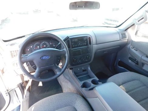 Used 2004 Ford Explorer XLS image 15