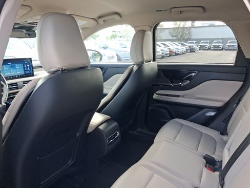 Certified 2025 Lincoln Corsair FWD image 5