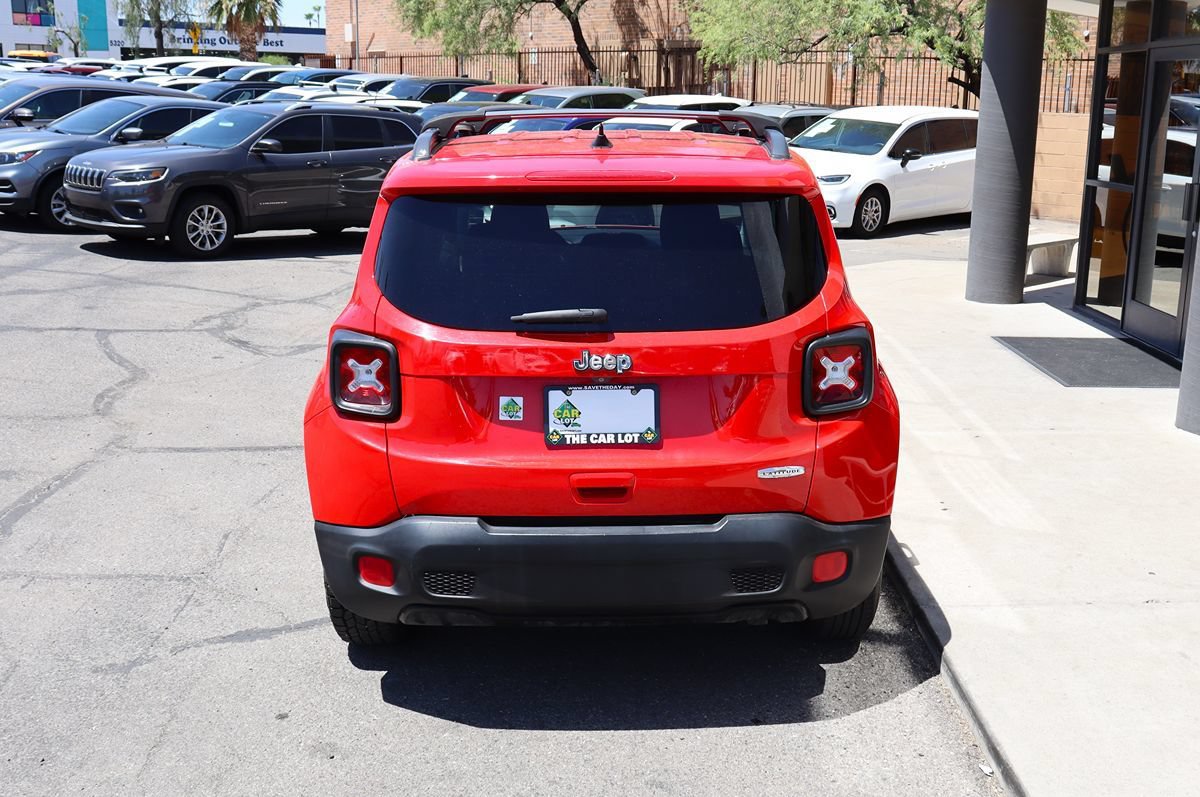 Used 2018 Jeep Renegade Latitude FWD image 10