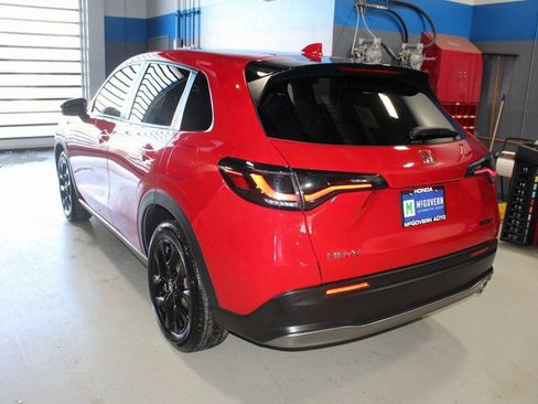 Used 2025 Honda HR-V Sport image 36