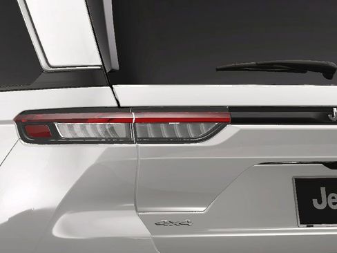 New 2025 Jeep Grand Cherokee Laredo X w/ Luxury Tech Group I image 13