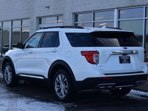 Used 2023 Ford Explorer XLT w/ Equipment Group 202A image 4