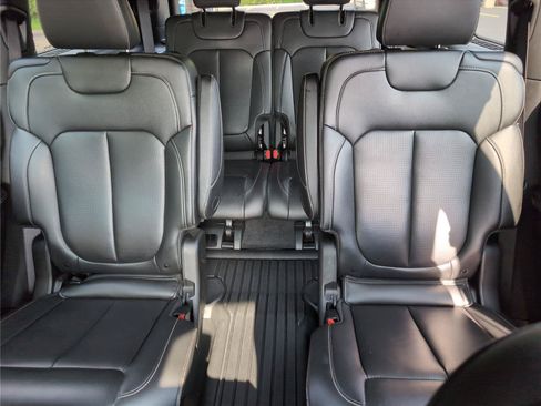 Used 2025 Jeep Grand Cherokee L Limited w/ Luxury Tech Group II RWD image 33