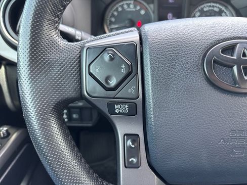 Used 2019 Toyota Tacoma TRD Off-Road AWD/4WD image 15