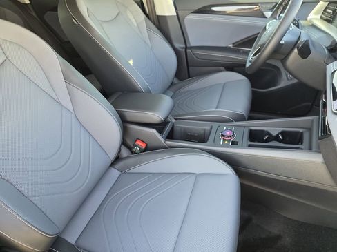 New 2026 Volkswagen Tiguan SE image 10