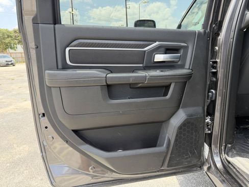 Used 2025 RAM 3500 Big Horn AWD/4WD image 16