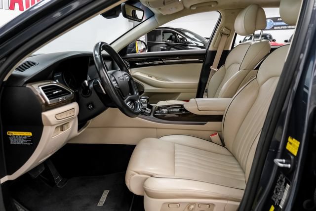 Used 2017 Genesis G90 3.3T Premium RWD image 4