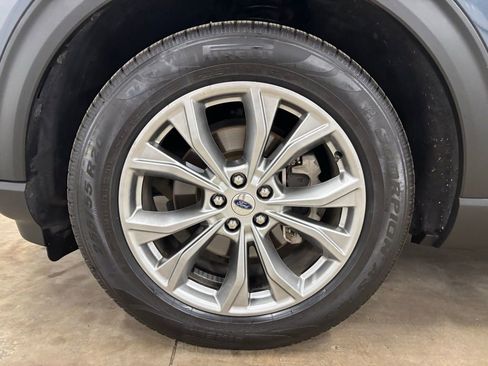 Used 2022 Ford Explorer Limited w/ Equipment Group 301A image 10