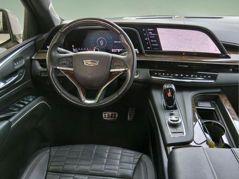 Used 2023 Cadillac Escalade Sport Platinum w/ LPO, ONYX Package AWD/4WD image 10