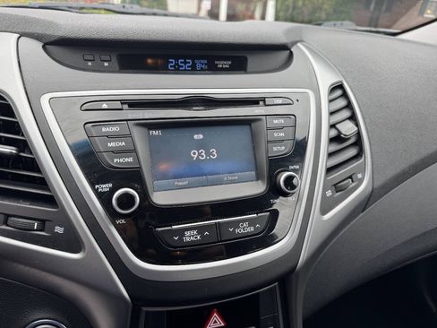 Used 2016 Hyundai Elantra Value Edition FWD image 9
