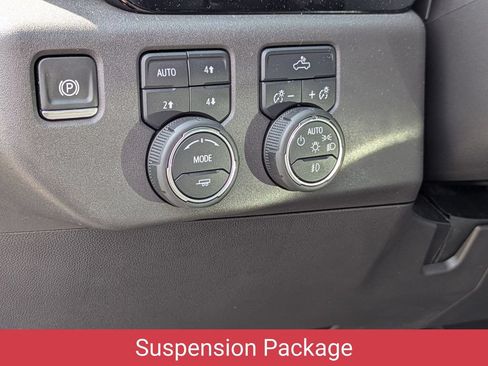 Used 2025 Chevrolet Silverado 1500 LT Trail Boss w/ Convenience Package II AWD/4WD image 15