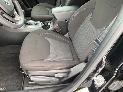 Certified 2021 Jeep Cherokee Latitude w/ Safety Group image 16