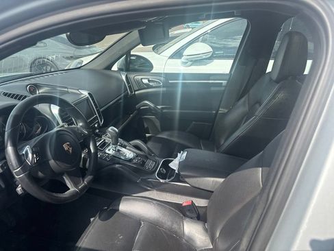 Used 2013 Porsche Cayenne Diesel AWD/4WD image 4