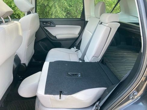 Used 2018 Subaru Forester 2.5i Premium w/ All-Weather Package AWD/4WD image 19
