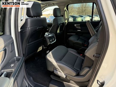 Used 2025 Ford Expedition Max Platinum w/ Driver's Package image 37