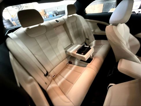 Used 2025 BMW 230i Coupe w/ Premium Package image 28