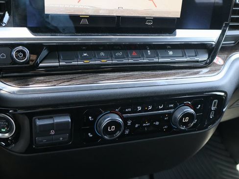 Used 2025 Chevrolet Silverado 1500 LT RWD image 17
