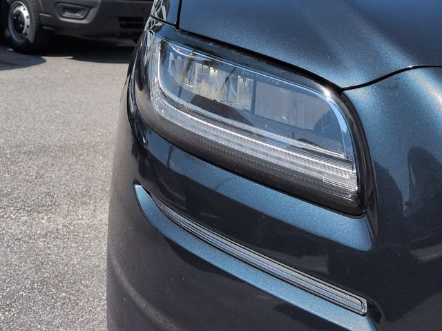 Used 2022 Lincoln Nautilus FWD w/ Premium Package image 10