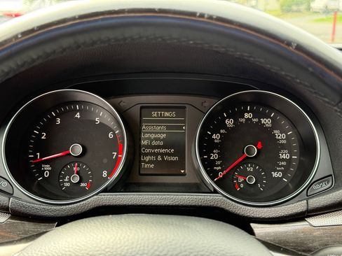 Used 2018 Volkswagen Passat 2.0T SE image 67