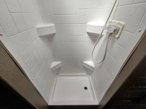 Used 2018 Ford E-450 and Econoline 450 Super Duty w/ Motorhome Prep Package image 34