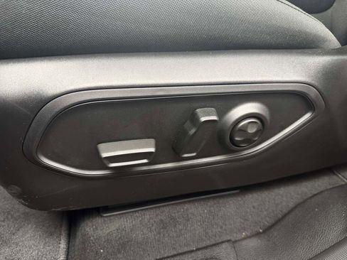 New 2025 Jeep Grand Cherokee L Laredo image 25