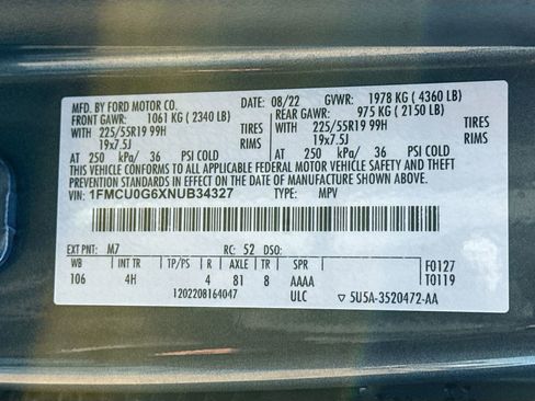 Used 2022 Ford Escape SE w/ SE Sport Appearance Package image 35