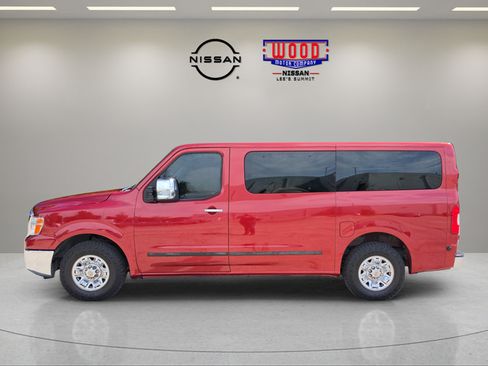 Used 2017 Nissan NV 3500 SL RWD image 5
