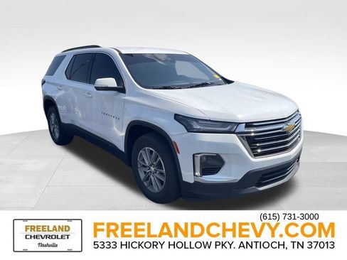 Used 2022 Chevrolet Traverse LT FWD image 1