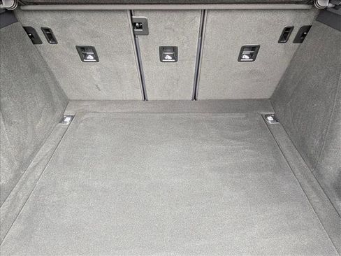 Certified 2025 Porsche Macan image 22