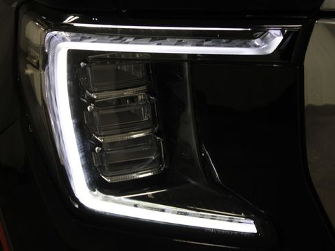 Used 2023 GMC Yukon Denali w/ Max Trailering Package AWD/4WD image 12