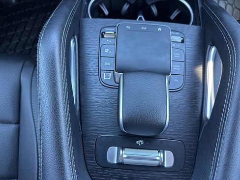 Used 2025 Mercedes-Benz GLS 450 4MATIC image 25