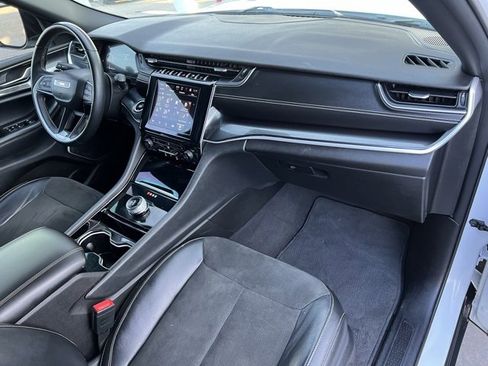 Used 2021 Jeep Grand Cherokee L Laredo image 17