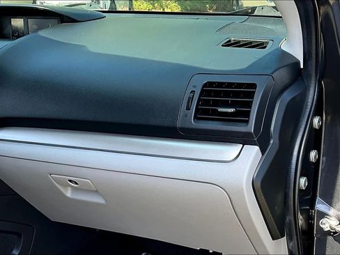 Used 2015 Subaru Forester 2.5i Touring w/ Eyesight & Navigation System image 18