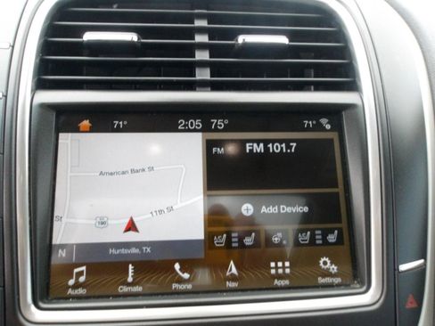 Used 2017 Lincoln MKX Reserve w/ Lincoln MKX Climate Package image 22