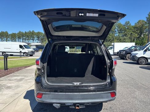 Used 2016 Toyota Highlander Limited FWD image 10