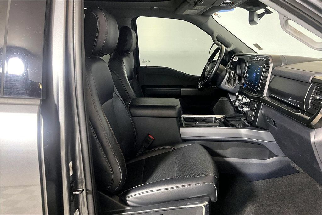 Used 2024 Ford F250 Lariat w/ Lariat Ultimate Package AWD/4WD image 6