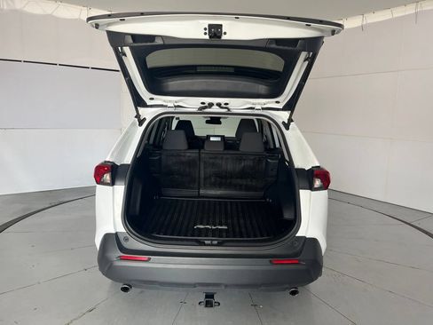 Used 2022 Toyota RAV4 LE AWD/4WD image 13