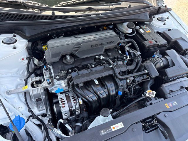 Used 2026 Hyundai Elantra SE FWD image 32