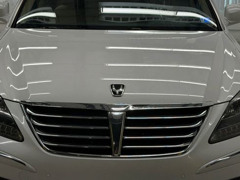 Used 2012 Hyundai Equus Signature RWD image 5