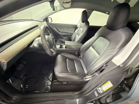 Used 2020 Tesla Model Y Long Range image 13